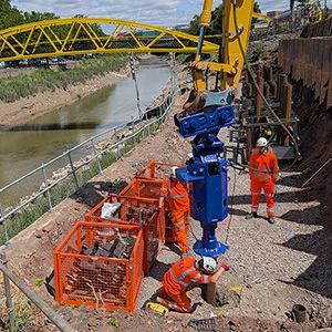 Screw pile foundations for riverbank stabilisation at Langton Street