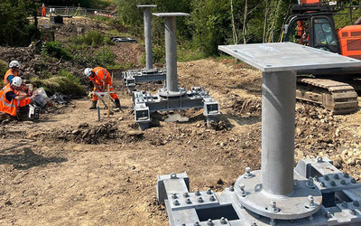 SCrew pile and grillage foundations for pipe bridge 